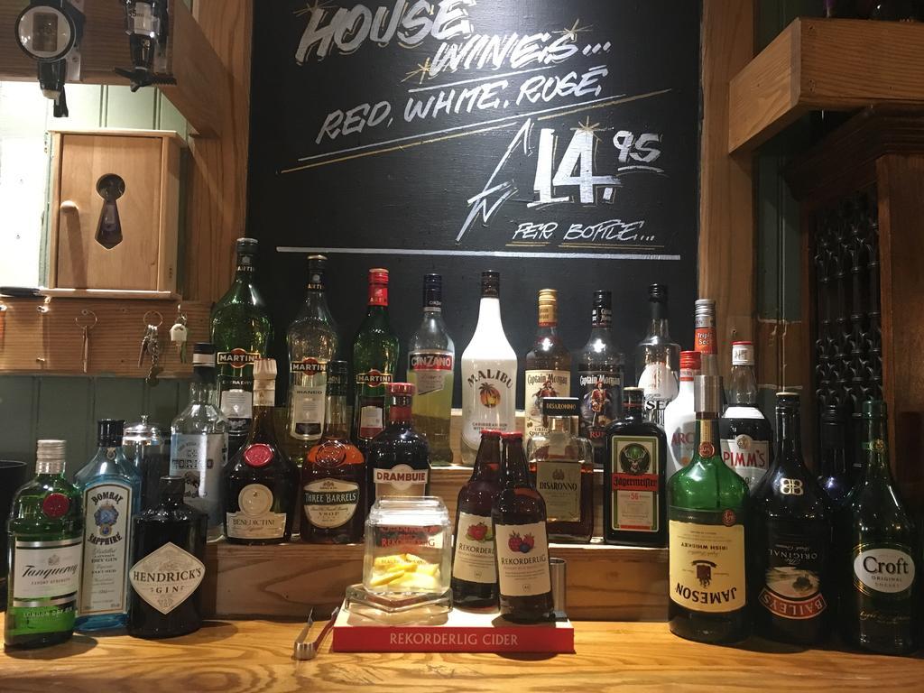 Three Horseshoes Inn 버빈홀 외부 사진